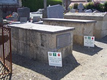 Tombes des frères Sapinaud (n°7 et 8) Tombes des frères Sapinaud (n°7 et 8)