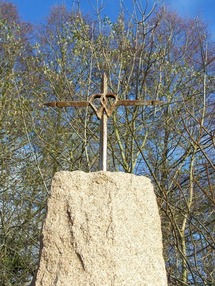 La stèle des martyrs de 1794 à La Jumellière La stèle des martyrs de 1794 à La Jumellière