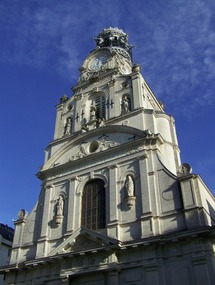 L'église Saint-Croix dans le quartier du Bouffay L'église Saint-Croix dans le quartier du Bouffay