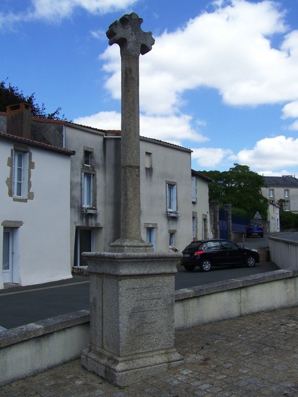 La Croix des Religieuses à La Gaubretière, souvenir du massacre du 10 mars 1795 La Croix des Religieuses à La Gaubretière, souvenir du massacre du 10 mars 1795