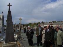 Devant la tombe d'Alexandre Rangot, ancien maire de La Gaubretièe Devant la tombe d'Alexandre Rangot, ancien maire de La Gaubretièe
