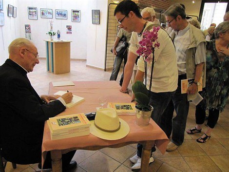 Le Cardinal Paul Poupard et "Les Insurgés de Dieu" Le Cardinal Paul Poupard et "Les Insurgés de Dieu"