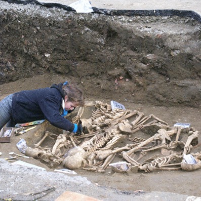 Découverte des charniers du Mans, l'archéologie apporte des preuves irréfutables… Découverte des charniers du Mans, l'archéologie apporte des preuves irréfutables…