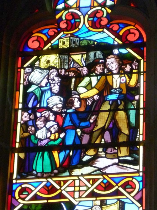 Apposition de la plaque commémorative pour Bernard de Marigny par la troupe des Cœurs de Chouans. Apposition de la plaque commémorative pour Bernard de Marigny par la troupe des Cœurs de Chouans.